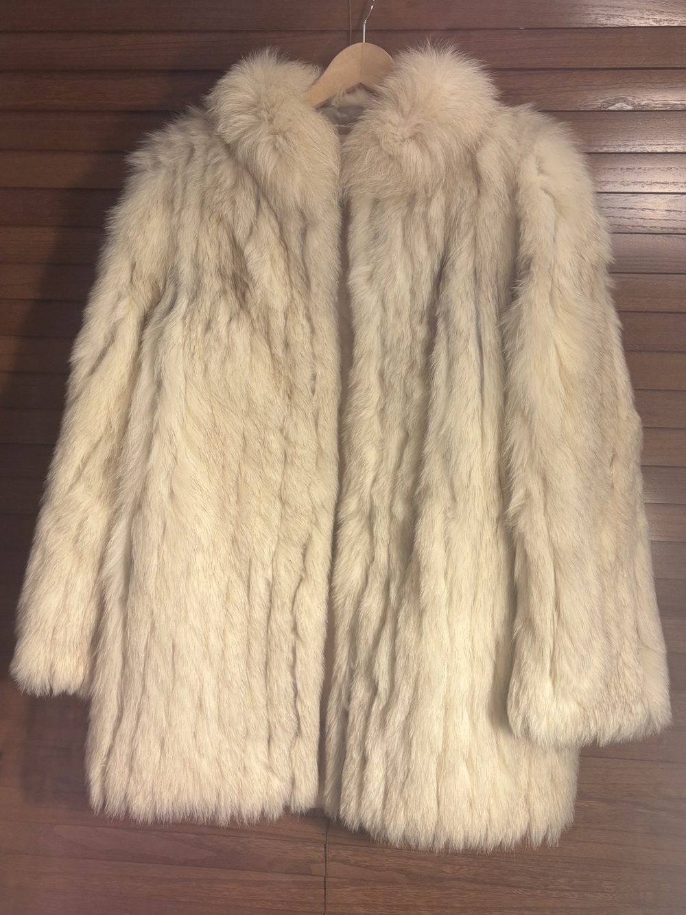 Saga Furs Natural Blue Fox Fur Coat Norway Genuine Vintage Women’s M Luxury